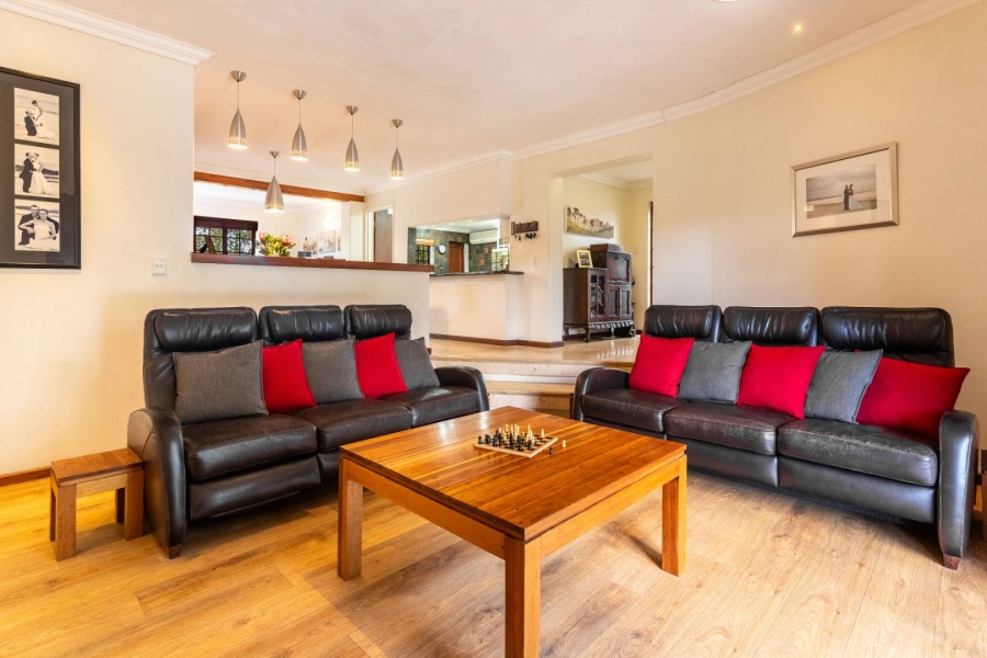 4 Bedroom Property for Sale in Constantia Western Cape